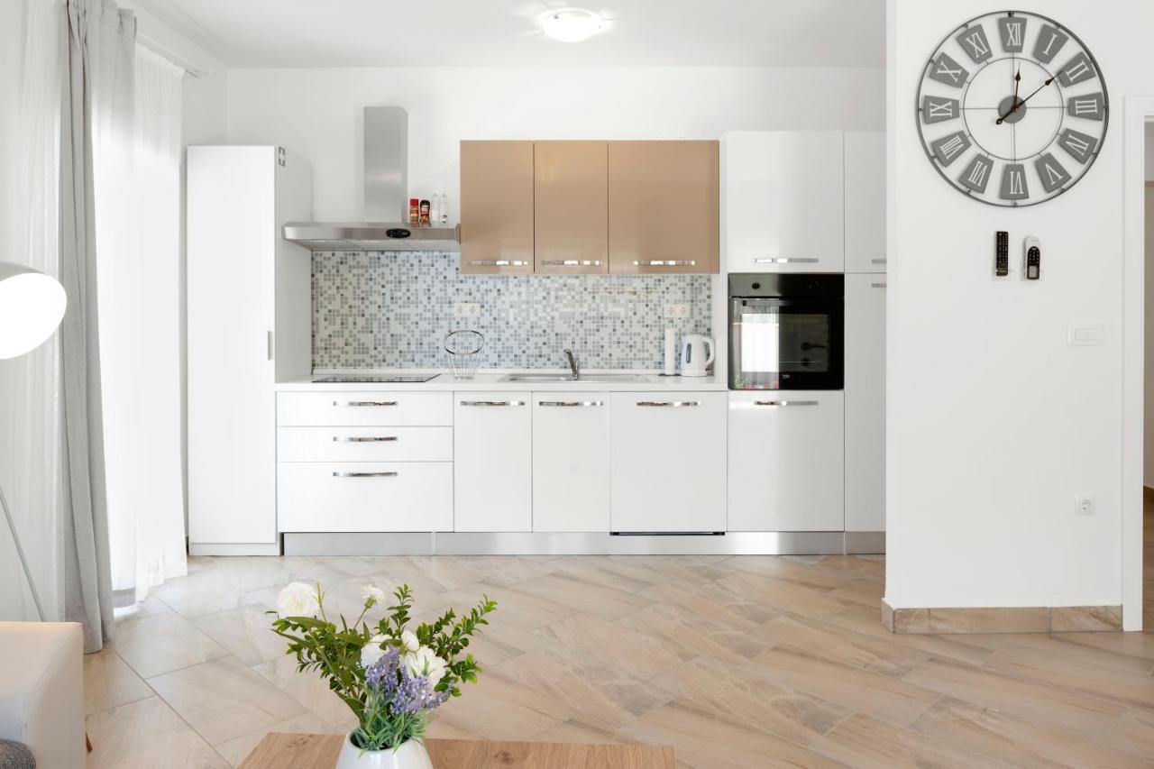Aaa Anic Amazing Apartments Deluxe Сплит Экстерьер фото